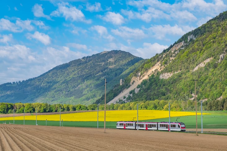 Straßensperre als Chance: Wie TRAVYS und der Kanton Waadt mit FAIRTIQ den Umstieg auf den ÖPNV beschleunigt haben