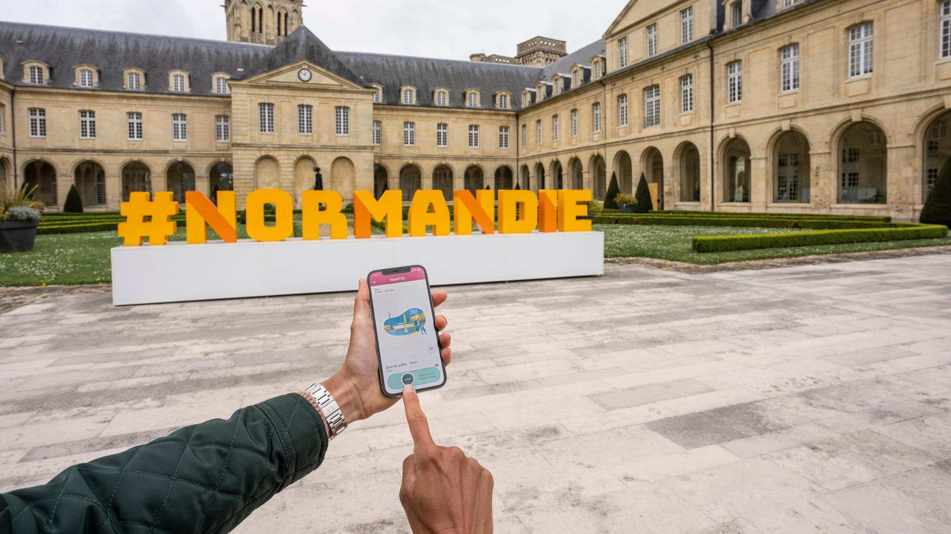 Travel around Normandy with a simple swipe